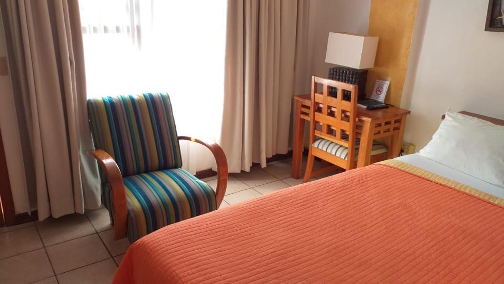 Hotel Y Restaurante Cesar Mariscos Tela Zewnętrze zdjęcie